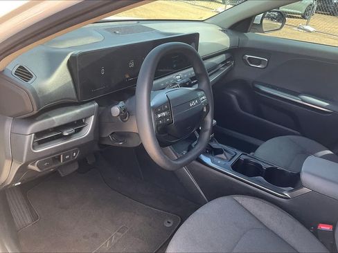 Certified 2025 Kia K4 FWD image 2