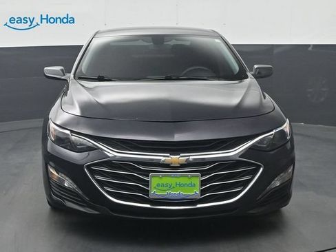 Used 2022 Chevrolet Malibu LT FWD image 2