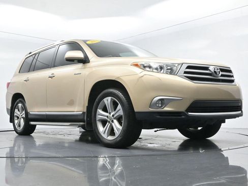 Used 2013 Toyota Highlander Limited FWD image 49