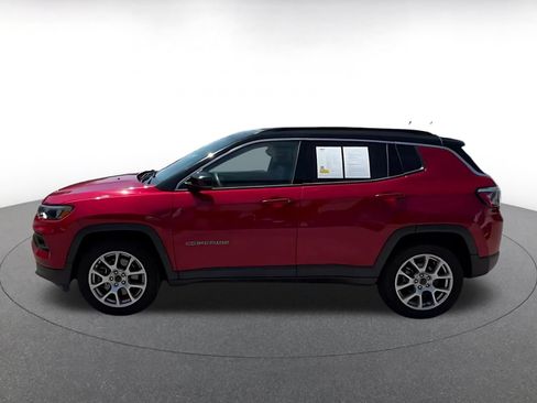 Used 2025 Jeep Compass Limited AWD/4WD image 8
