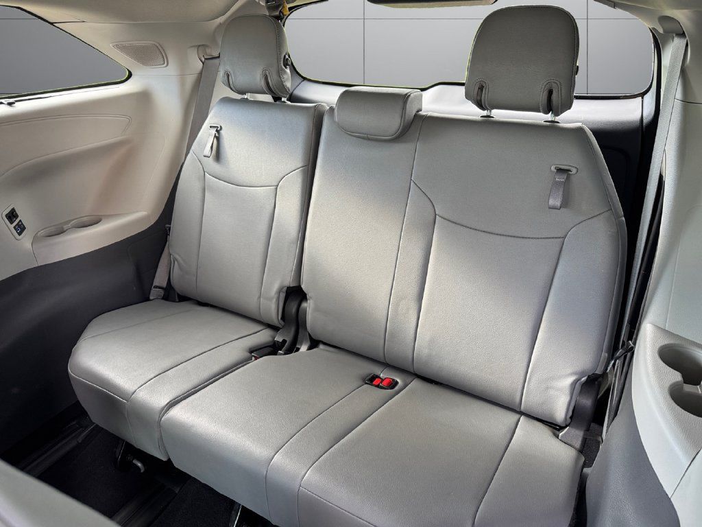 Certified 2023 Toyota Sienna Limited AWD/4WD image 16