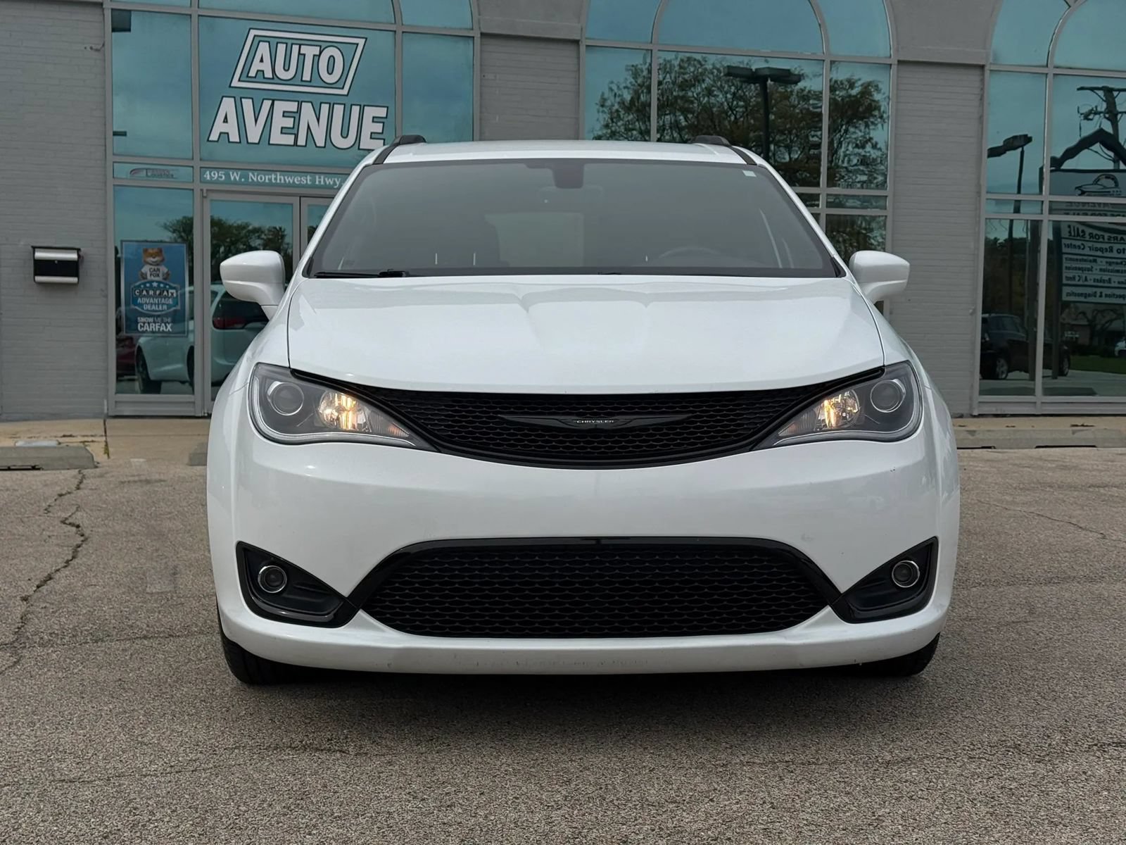 Used 2019 Chrysler Pacifica Touring-L Plus w/ S Appearance Package FWD image 2