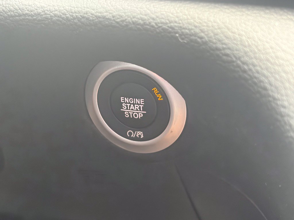 Used 2024 Chrysler Pacifica Pinnacle FWD image 26