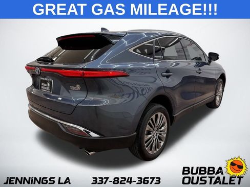 Used 2024 Toyota Venza XLE image 5