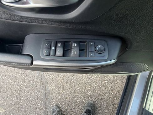 Used 2020 Jeep Cherokee Latitude Plus w/ Cold Weather Group image 22