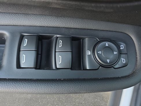 Used 2024 GMC Terrain SLE w/ Driver Convenience Package image 26