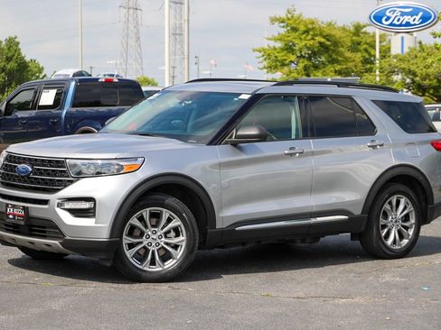 Certified 2021 Ford Explorer XLT w/ Equipment Group 202A AWD/4WD image 19