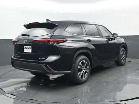 Used 2026 Toyota Highlander XLE image 22
