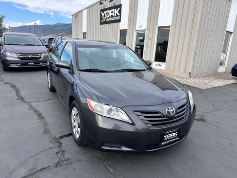 Used 2007 Toyota Camry LE FWD image 1
