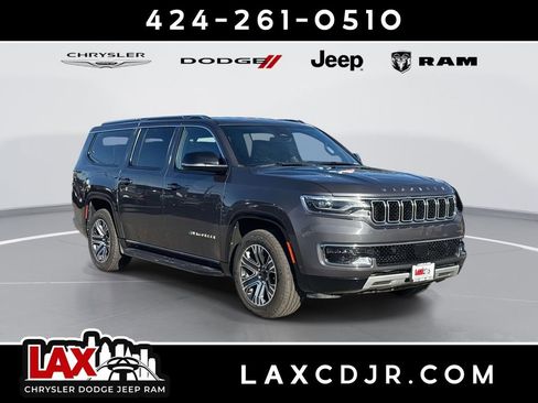 Used 2024 Jeep Wagoneer L Series II w/ Flexible Seating Group RWD image 1