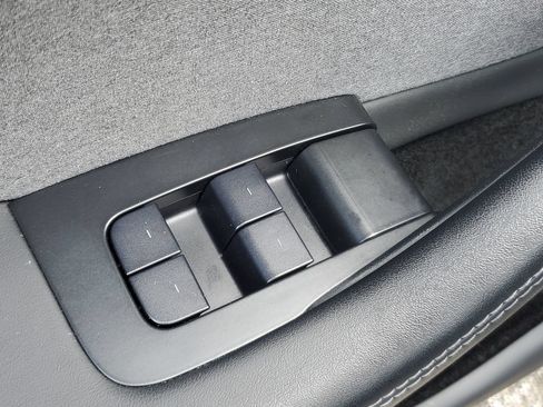 Used 2024 Tesla Model 3 Standard Range RWD image 17