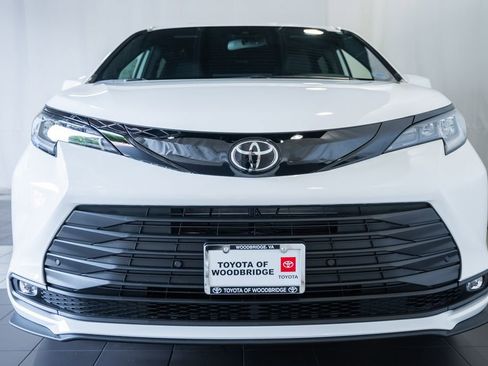 New 2026 Toyota Sienna XLE Woodland Edition AWD/4WD image 2