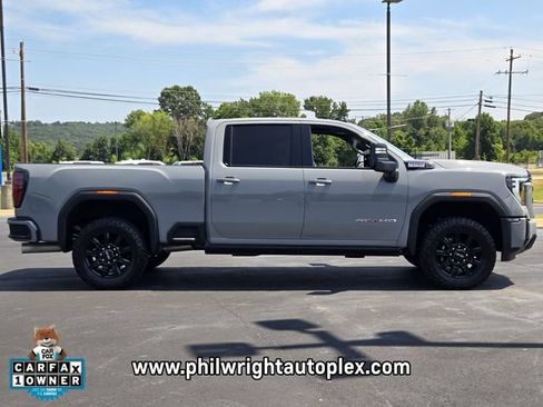 Used 2025 GMC Sierra 2500 AT4 w/ AT4 Premium Plus Package AWD/4WD image 2