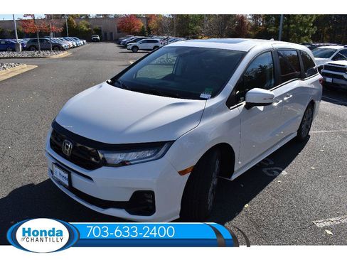 New 2026 Honda Odyssey Touring image 4