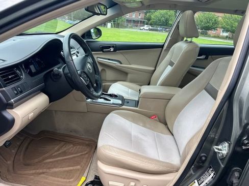 Used 2014 Toyota Camry XLE w/ Leather Package FWD image 11