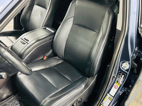 Used 2018 Toyota Highlander XLE w/ Carpet Mat Package (TMS) image 24