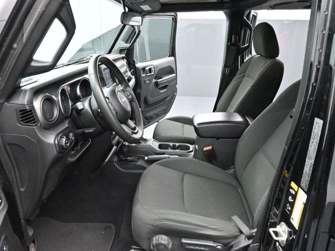 Used 2023 Jeep Gladiator Sport image 12