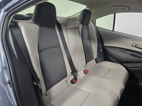 Used 2022 Toyota Corolla LE image 16