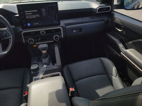 Used 2025 Toyota Tacoma Limited image 14