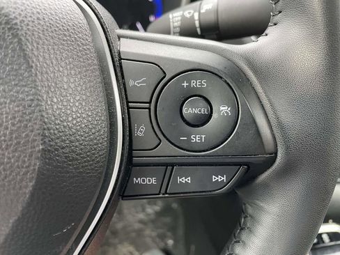 Used 2022 Toyota Corolla XLE image 40