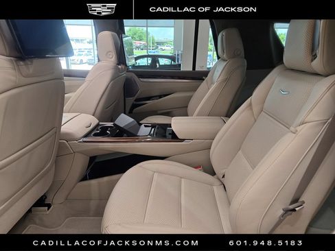 New 2026 Cadillac Escalade Platinum Luxury AWD/4WD image 7
