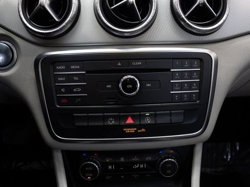 Used 2015 Mercedes-Benz CLA 250 image 28