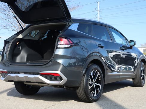 Used 2025 Kia Sportage EX image 5