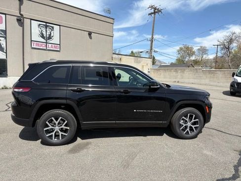 New 2025 Jeep Grand Cherokee Limited w/ Trailer Tow Package image 8