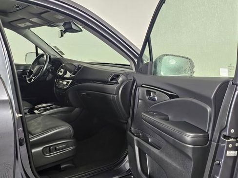 Used 2021 Honda Pilot Touring image 12