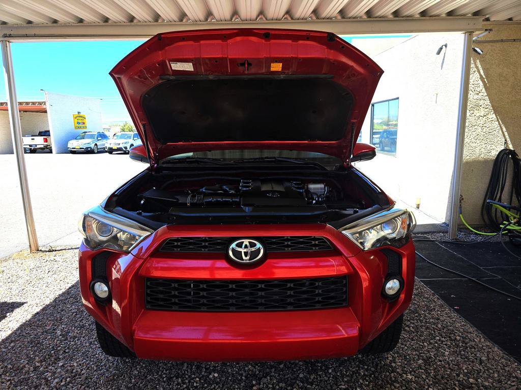 Used 2015 Toyota 4Runner SR5 AWD/4WD image 11