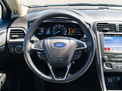 Used 2019 Ford Fusion SE w/ Equipment Group 151A FWD image 15