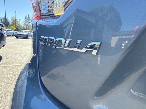 Used 2021 Toyota Corolla LE w/ Carpet Mat Package (TMS) image 6