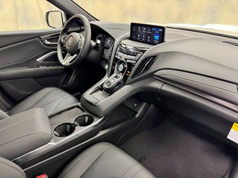 Used 2025 Acura RDX SH-AWD image 25