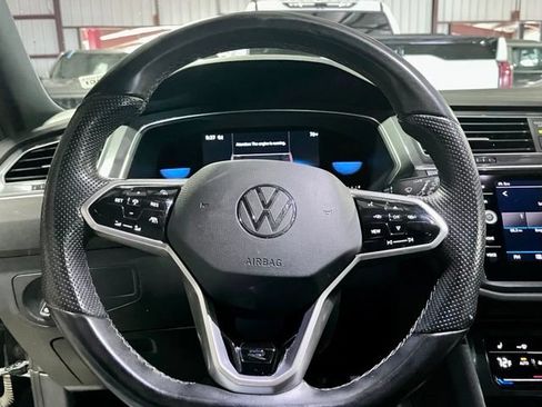 Used 2022 Volkswagen Tiguan SE R-Line AWD/4WD image 19