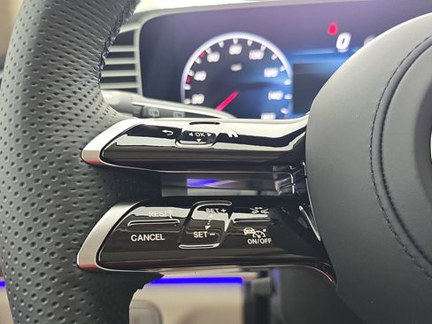 New 2026 Mercedes-Benz GLS 450 4MATIC image 18