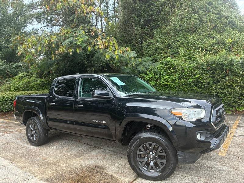 Used 2020 Toyota Tacoma SR5 RWD image 2