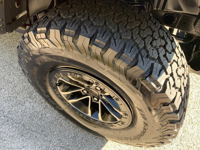 Used 2025 Jeep Wrangler Unlimited Rubicon w/ XTREMEE 35" Tire Package AWD/4WD image 10