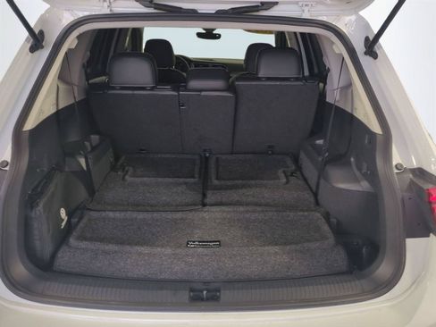 Used 2022 Volkswagen Tiguan SE FWD image 14