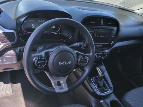 Certified 2023 Kia Soul LX w/ LX Technology Package FWD image 10