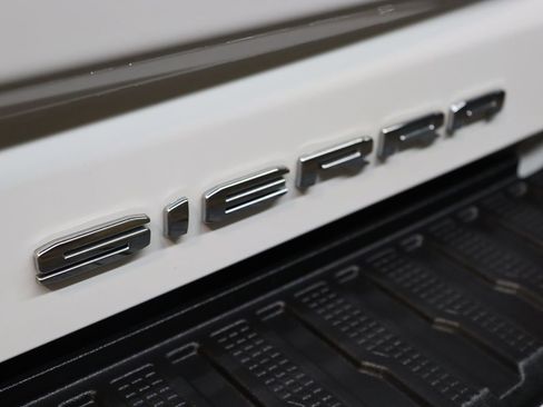 Used 2024 GMC Sierra 2500 Denali w/ Denali Reserve Package image 38