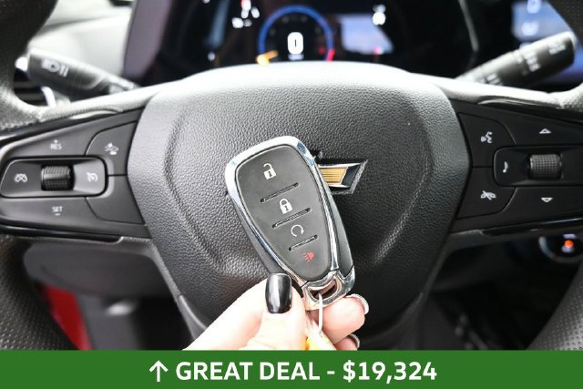 Used 2025 Chevrolet Trax LT FWD image 37