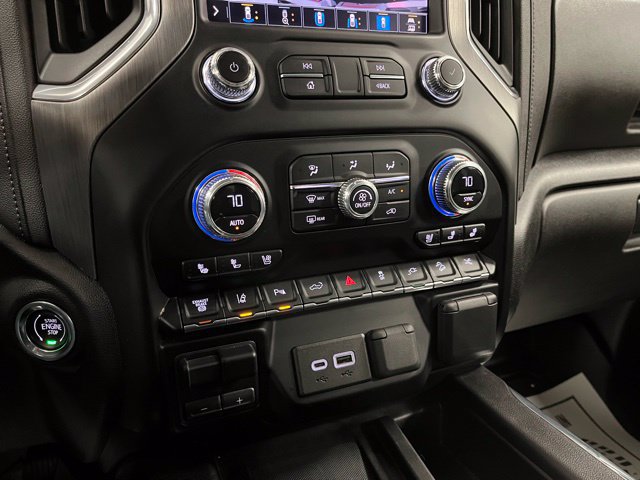 Used 2023 GMC Sierra 3500 Denali w/ Denali Black Diamond Edition AWD/4WD image 41