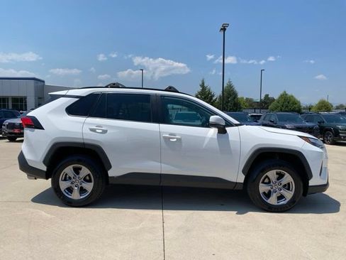 Used 2022 Toyota RAV4 XLE w/ XLE Grade Weather Package AWD/4WD image 6