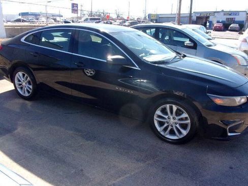 Used 2017 Chevrolet Malibu LT FWD image 4