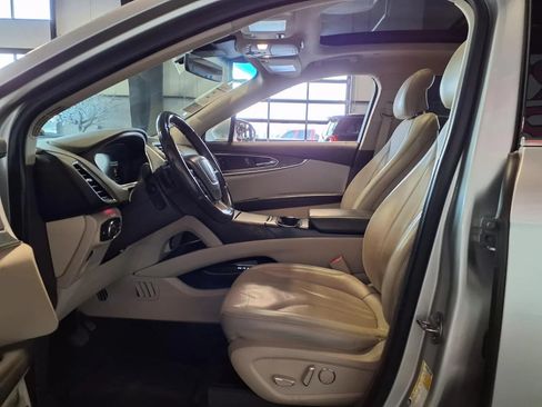 Used 2019 Lincoln Nautilus Reserve AWD/4WD image 18