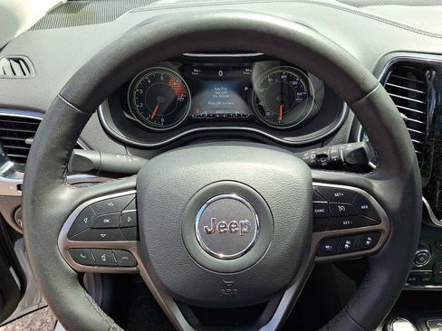 Used 2022 Jeep Cherokee Limited AWD/4WD image 19