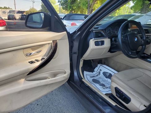 Used 2014 BMW 320i Sedan RWD image 9