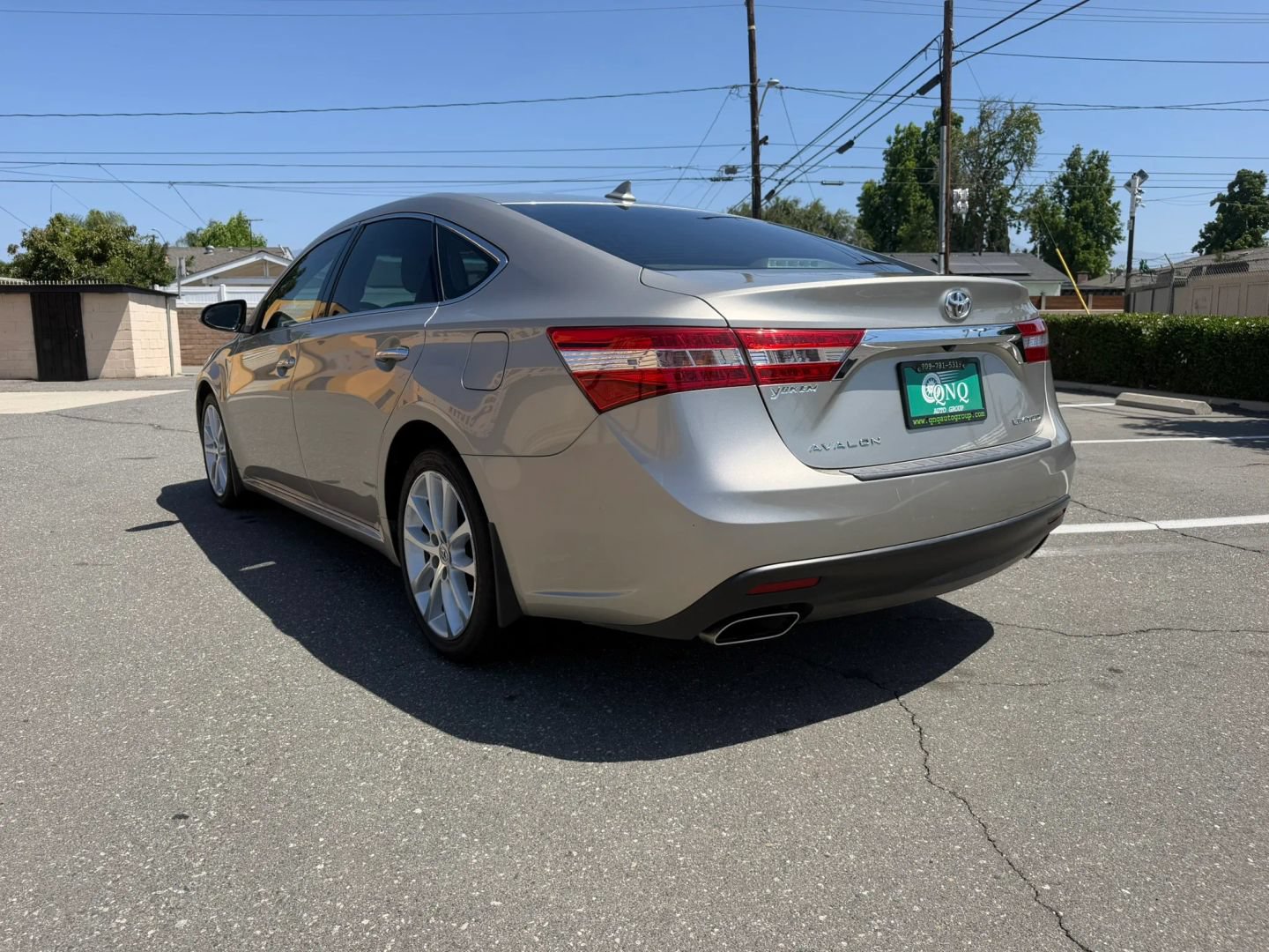 Used 2013 Toyota Avalon Limited w/ Technology Pkg FWD image 8