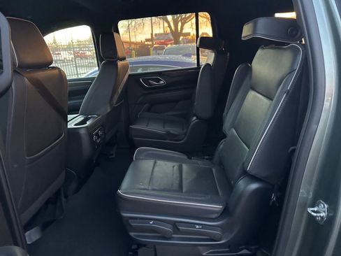 Used 2023 Chevrolet Suburban Premier image 11