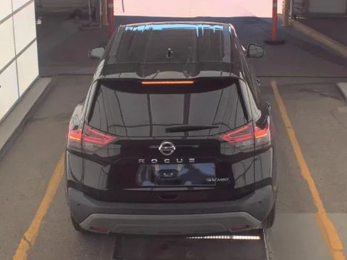 Used 2021 Nissan Rogue SV AWD/4WD image 3